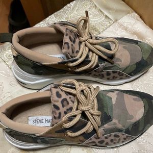 Steve madden camo and leopard tennis shoes
